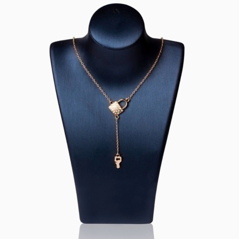 🆕 Rhinestone Padlock and Key Necklace